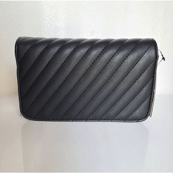 NWT BADGLEY MISCHKA Small Camera Crossbody Bag Black With Circle Logo MSRP$69 - Picture 9 of 15